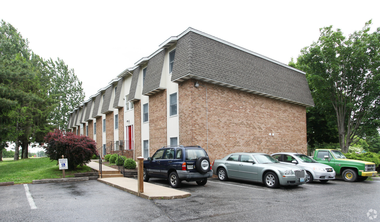 Photo - Ridgeview Court Apartments