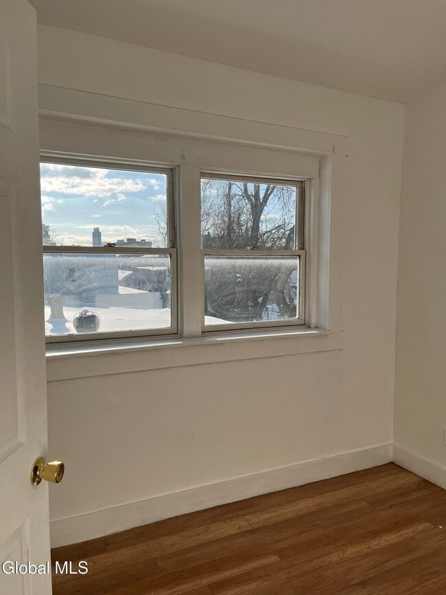 Photo - 154 Spring St Unidad 3