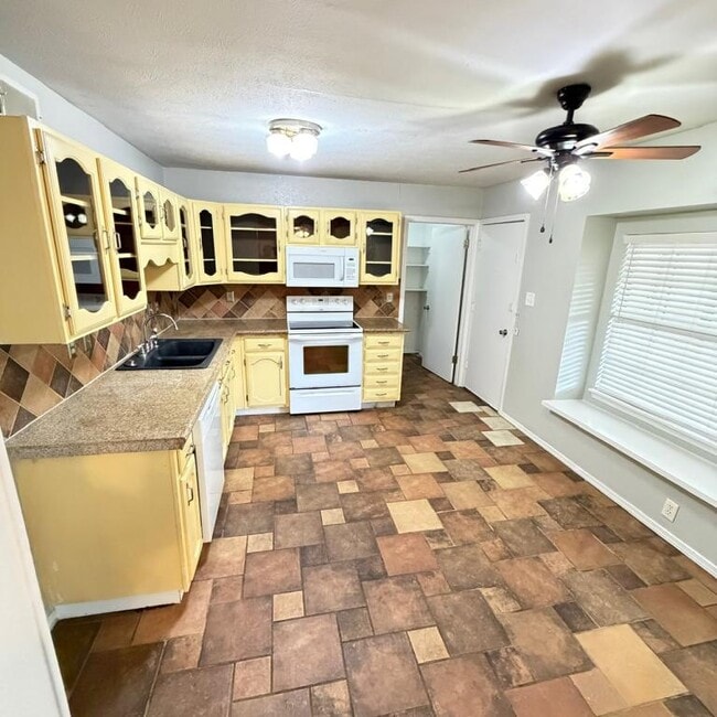 Photo - 1721 Brazoria Dr