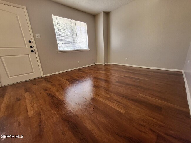 Photo - 5209 Carousel Dr Unit 6