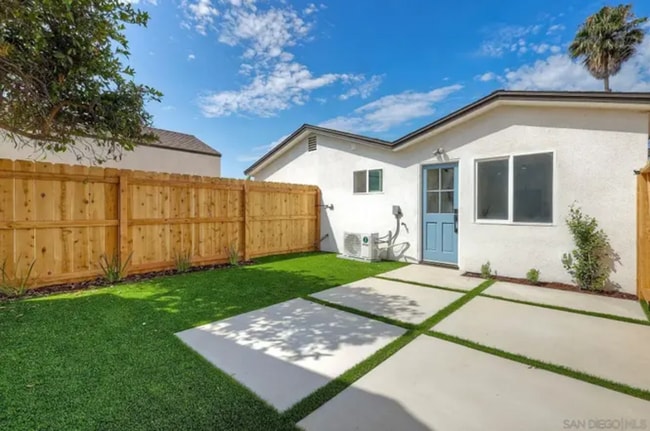 Building Photo - 1059 Emory St Unit 3