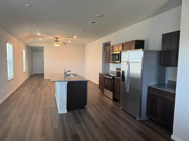Photo - 305 Randall Pl