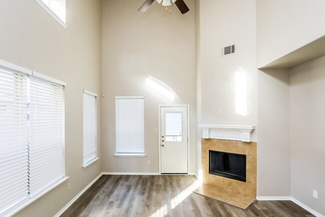 Photo - 313 Haywood Cir