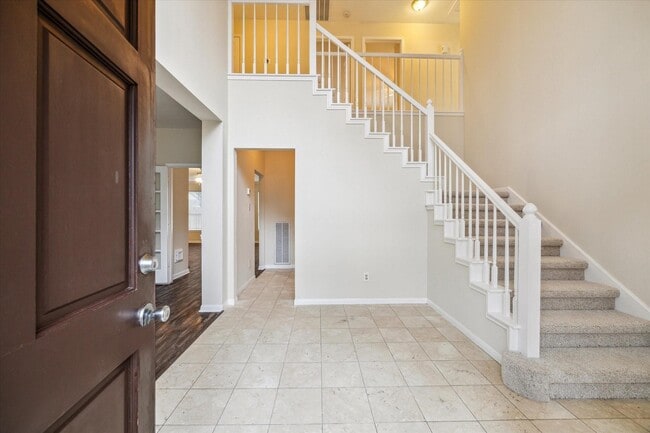 Photo - 16403 Wellers Way