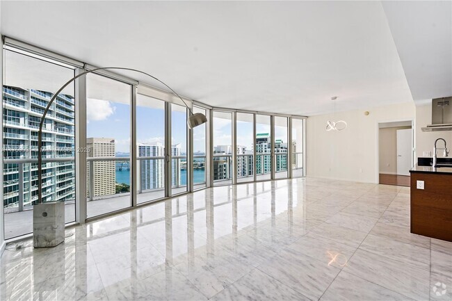 Building Photo - 495 Brickell Ave Rental