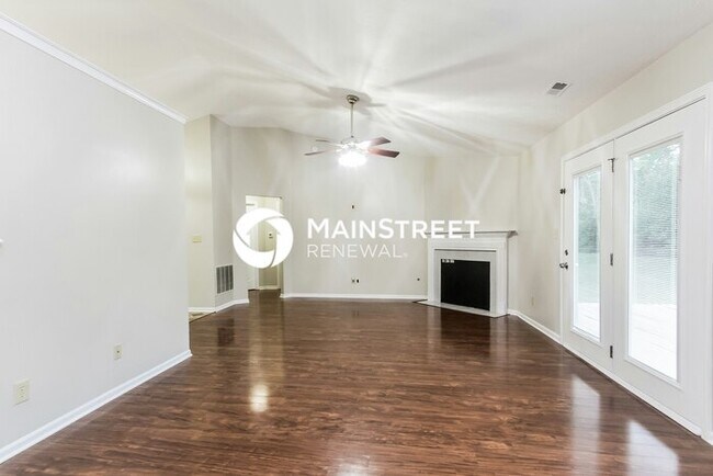 3 Bedroom Pet-Friendly Home in Greenfield, IN with Main Street Renewal
