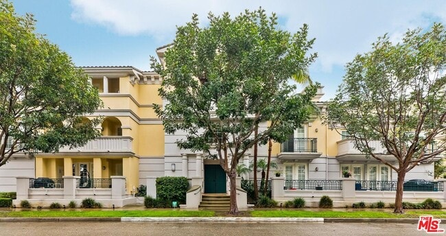 Building Photo - 7101 Playa Vista Dr Unit 304