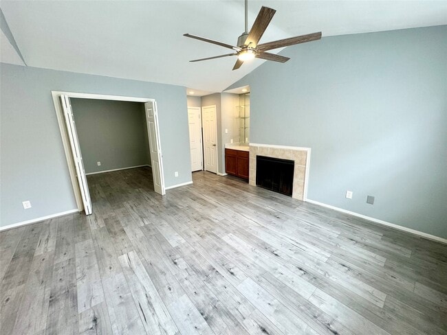 Building Photo - 14600 Fonmeadow Dr Unit 605