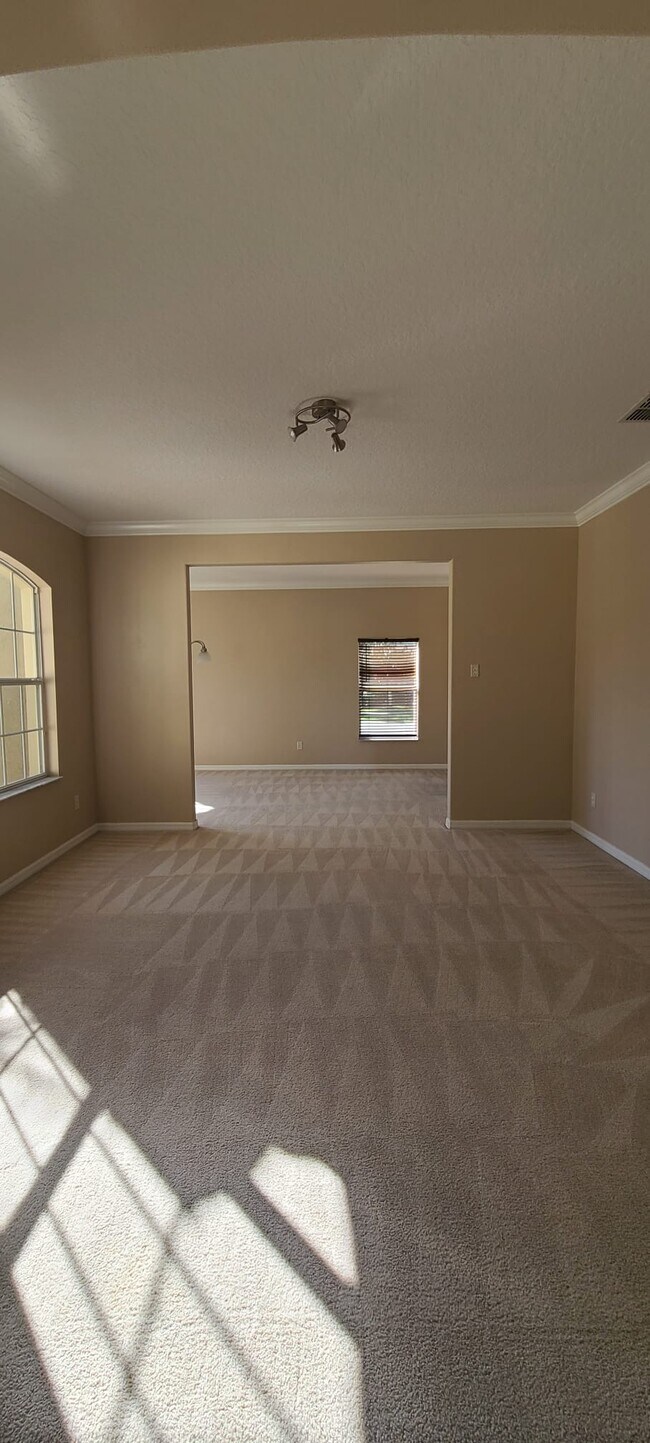 Photo - 2550 Barwick St