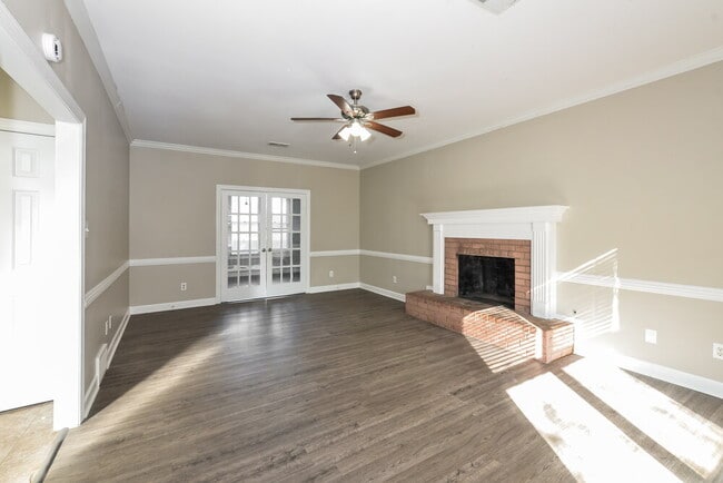 Photo - 8664 Meadow Green Dr