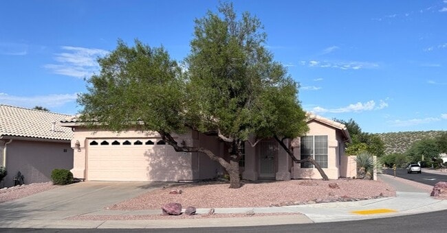 Spacious 4 bedroom 2 bath home near Sabino... - Spacious 4 bedroom 2 bath home near Sabino...