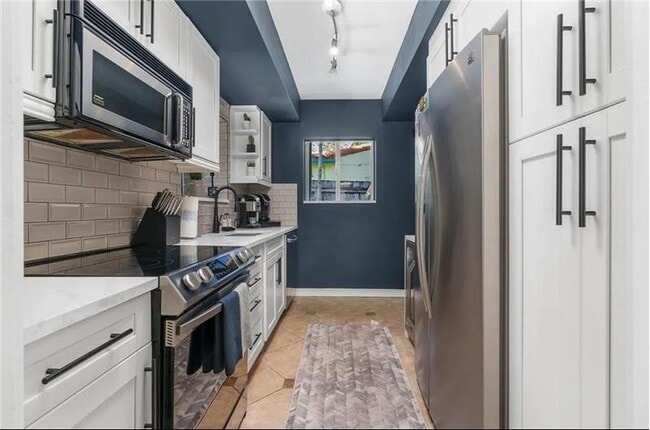 Photo - 719 NE 20th Ave