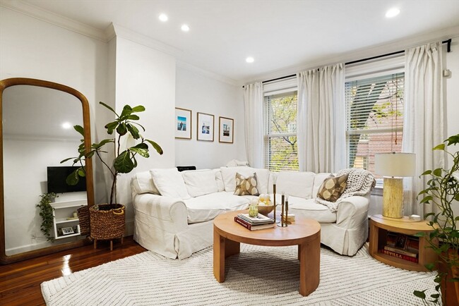 Building Photo - 4 Union Park Unit 2