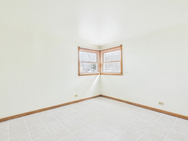 Photo - 755 Dulles Rd