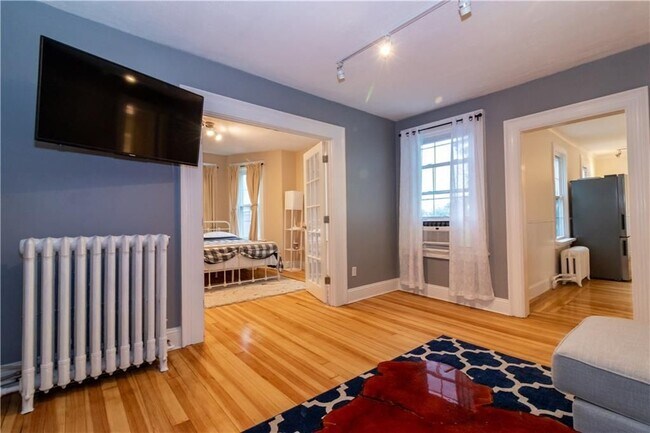 Photo - 21 School St