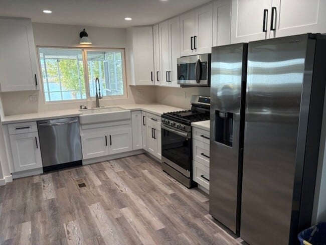 Photo - 230 E Riverfront Dr