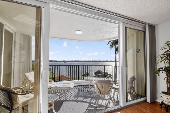 8200 Lakeshore Dr Unit 507