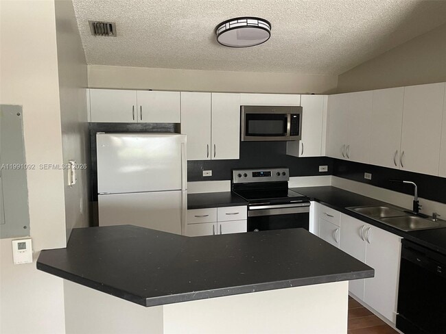 Building Photo - 3650 N 56th Ave Unit 519