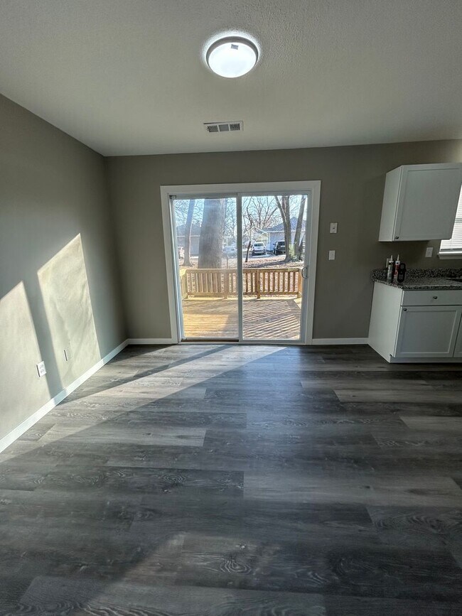 Photo - 1/2 OFF FIRST MONTH'S RENT!!!!!  MOVE-IN READY! Gorgeous! Newly Remodeled 3 Bedroom 2 Bathroom Home!