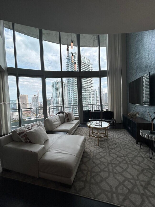 Building Photo - 690 SW 1st Ct Unit 3101