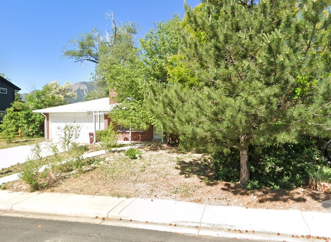 Photo - 223 Seminole Dr