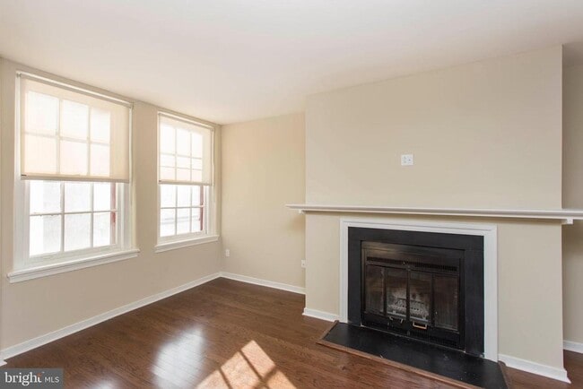 Building Photo - 532 Spruce St Unit 7 Rental