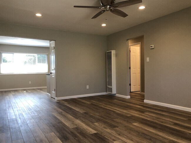 Photo - 1021 W Eighth St