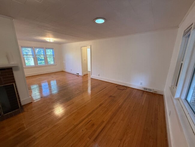 Photo - 3 Bedroom Ranch - Charming Country Living ...