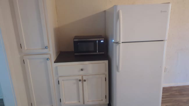 Photo - 405 N Clegg St