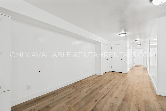 Photo - 1076 Bear Hollow Ln