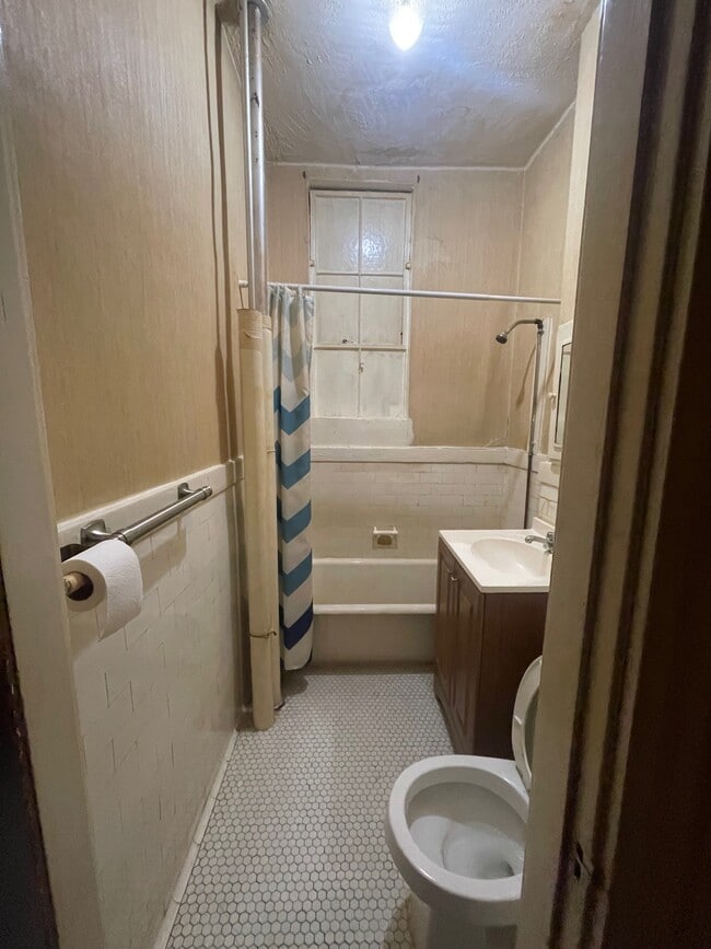 57 Linden Ave Unit 5