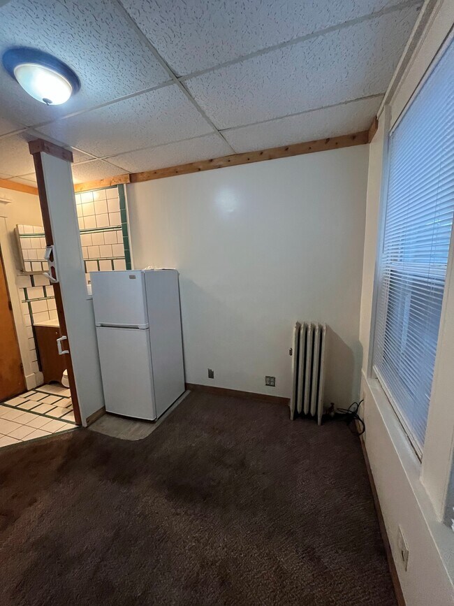 Photo - 222 W Broadway-11 Unidad 11