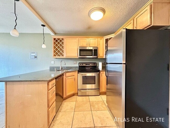 Photo - 909 Logan St