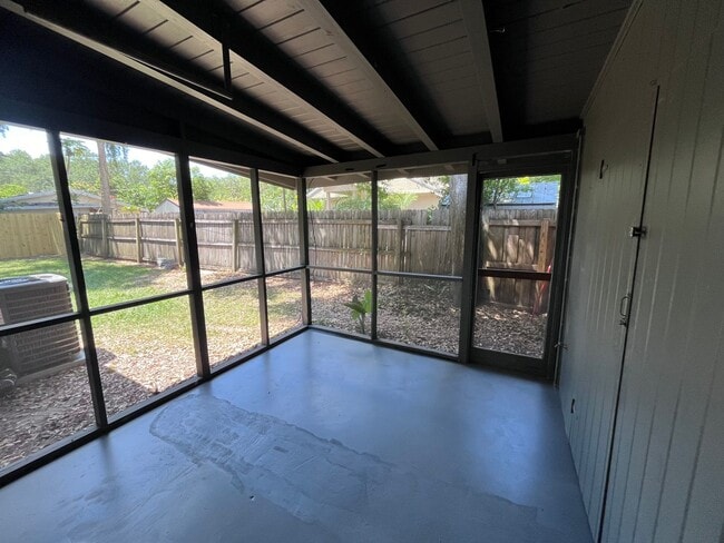 Photo - 1610 Triangle Ave