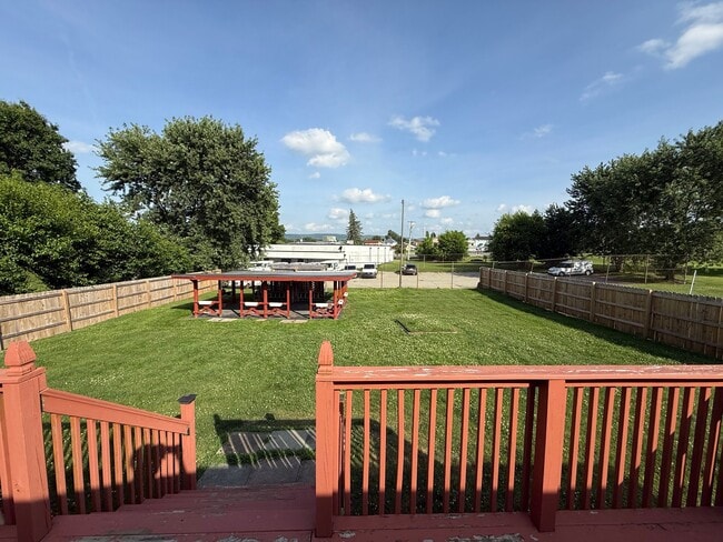 Photo - 146 St Clair St