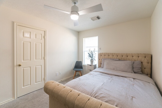 Photo - 46 S Wynnoak Cir