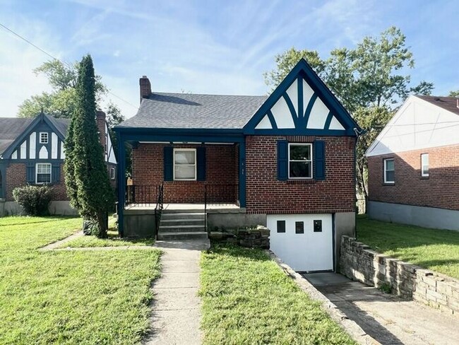 Building Photo - Charming, Updated Cape Cod Home