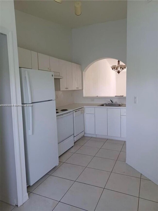 1270 SE 26th St Unit 205