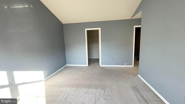 Photo - 505 Edmonton Terrace NE