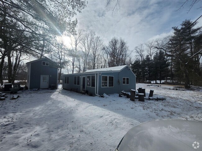 Building Photo - 42 Long Lake Rd Rental