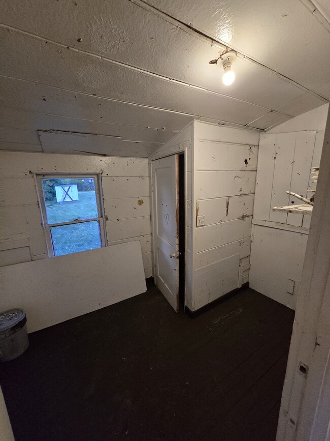 Photo - 325-311 11th St