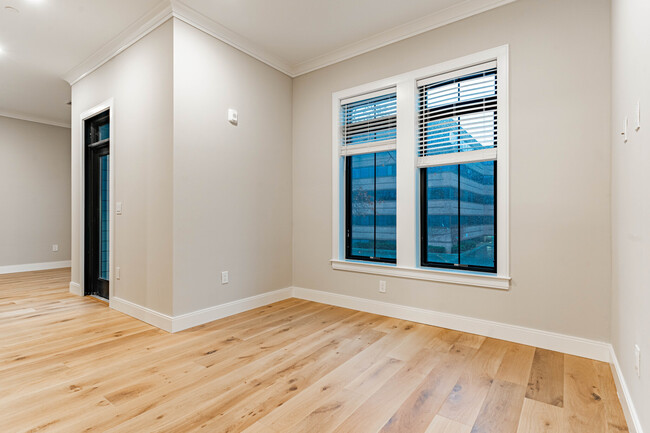 Photo - 165 Everett St Condo