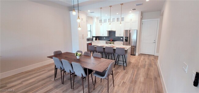 Photo - 511 91st Ave N