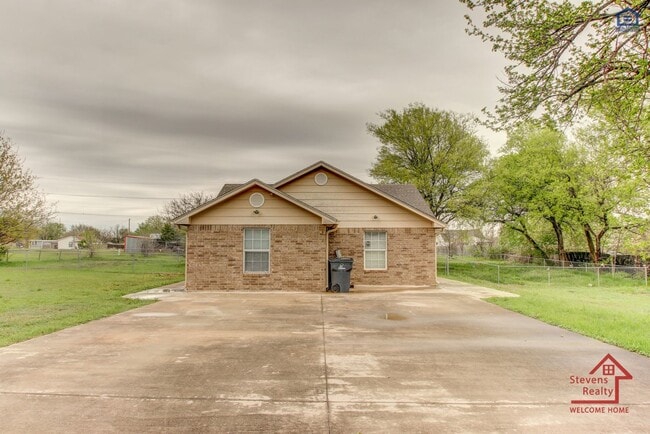 Photo - 411 SW Garfield Ave