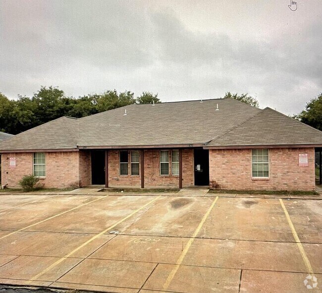 Building Photo - 7625 Windsor Oaks Rental