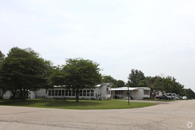 Photo - OAKDALE ESTATES PARK & SALES Apartments