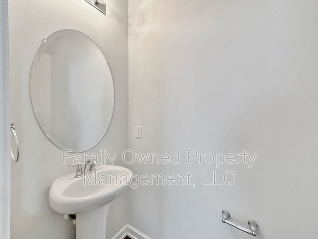Photo - 133 Wild Holly Dr