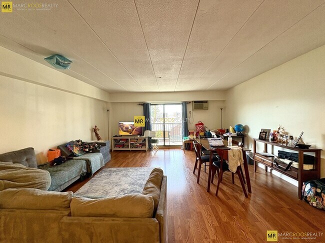 Building Photo - 125 Pleasant St Unit 308