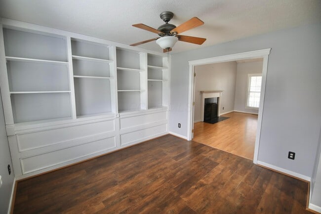 Photo - 4400 Greensbury Dr