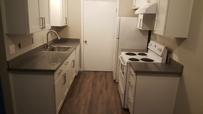 Photo - Cedarcrest Apart - 3